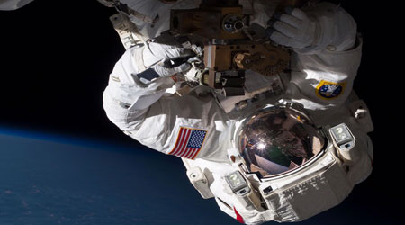  همکاری هاوکینگ و ناسا برای سفر به اعماق فضا 
